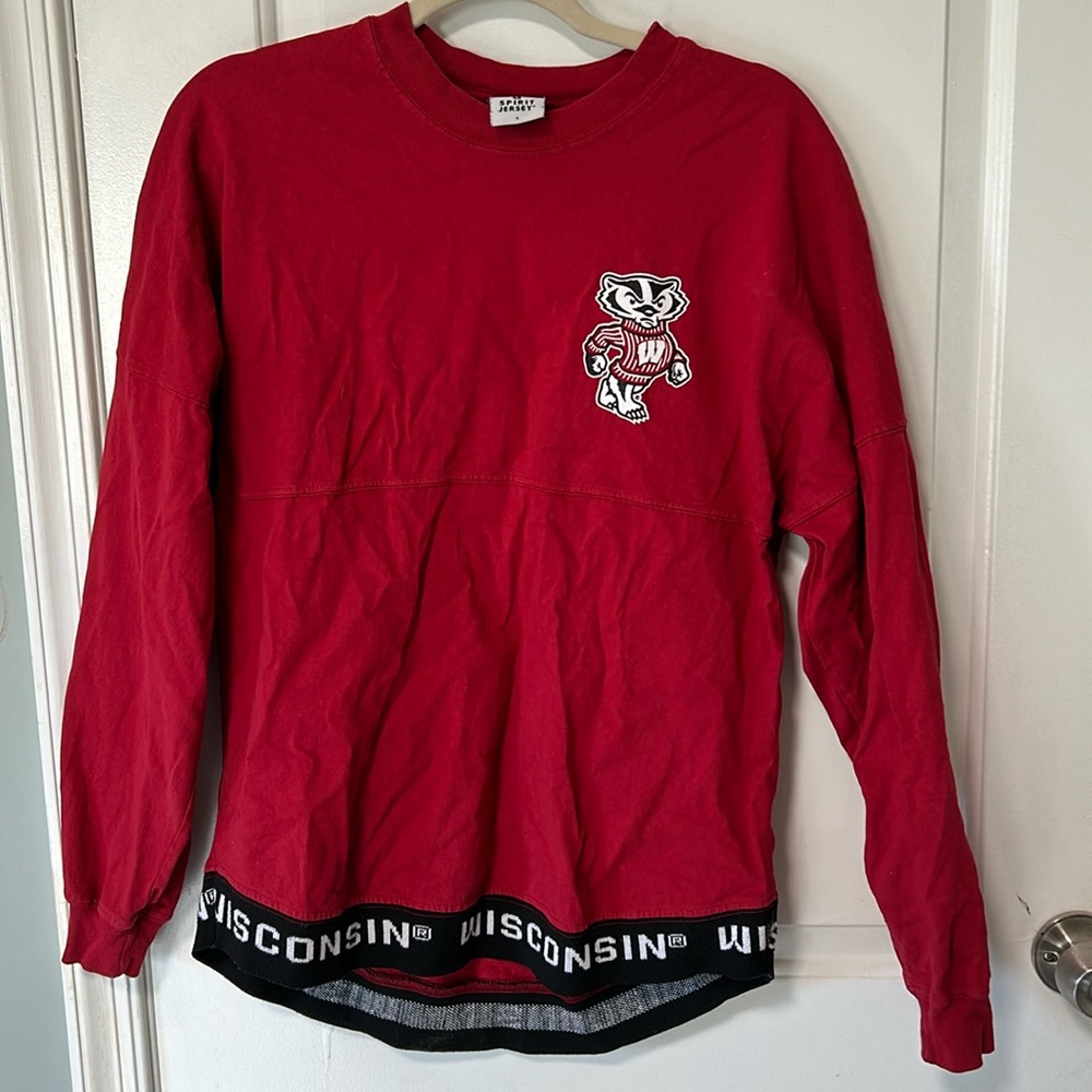 University of Wisconsin badgers shirt size S